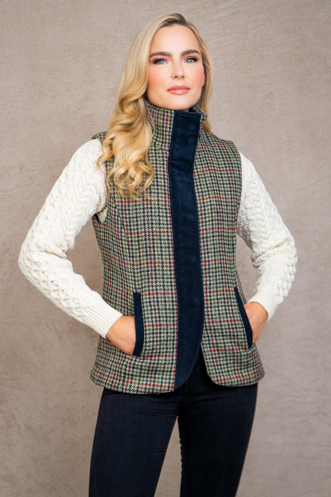 Aideen Tweed Gilet - Hacking Check