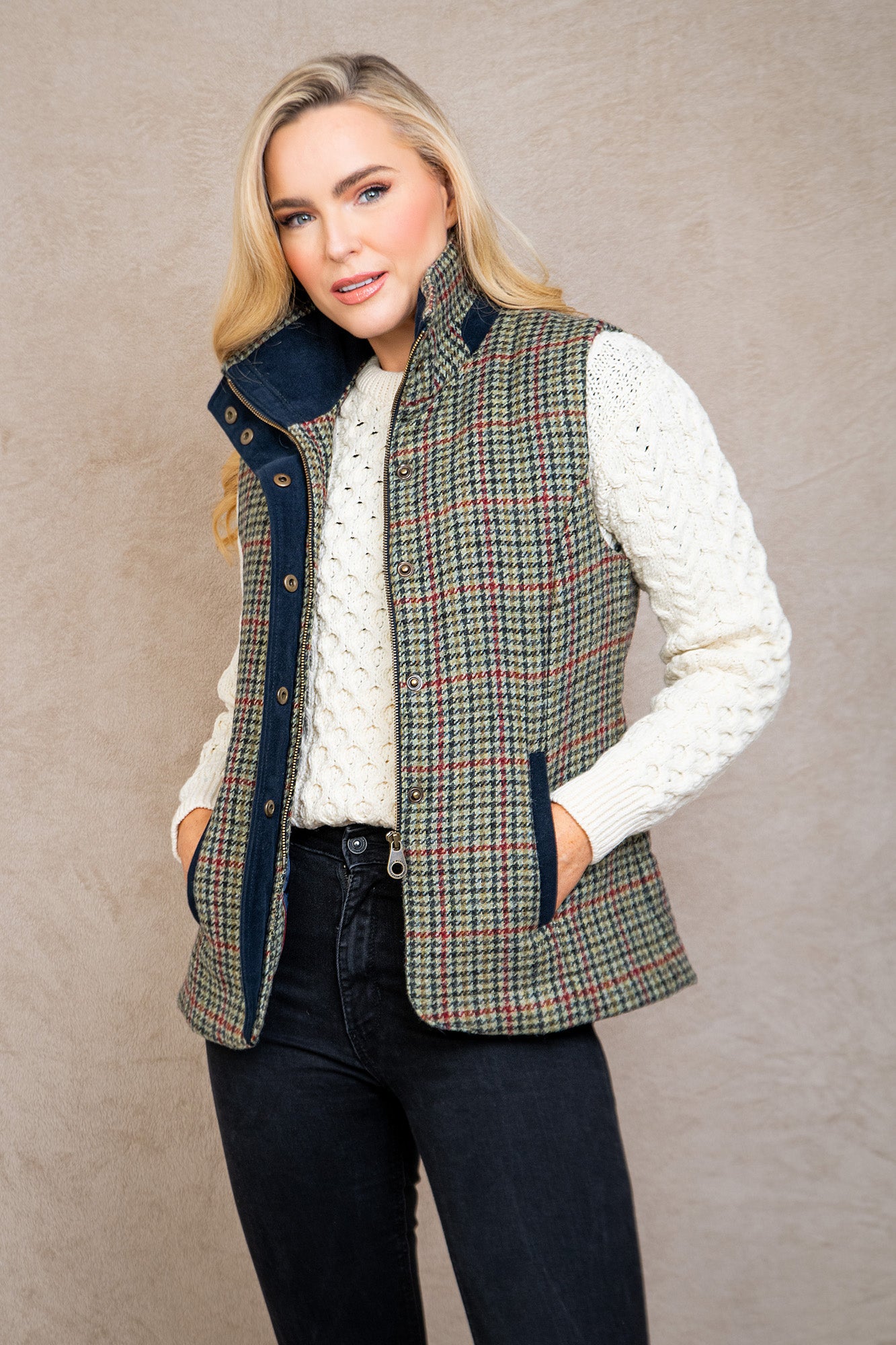 Aideen Tweed Gilet - Hacking Check