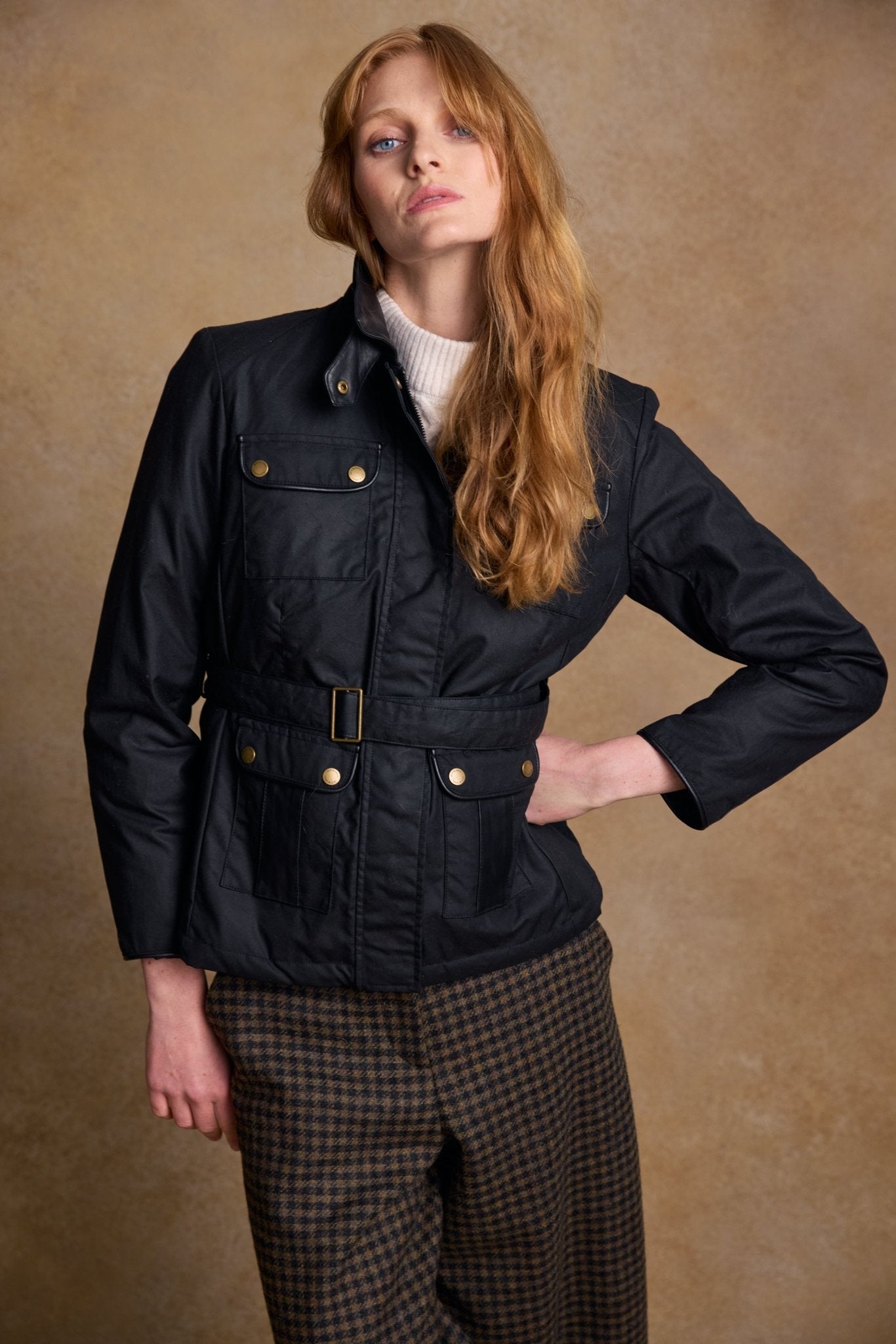 Cara Utility Wax Jacket Black: Stylish Outdoor Protection