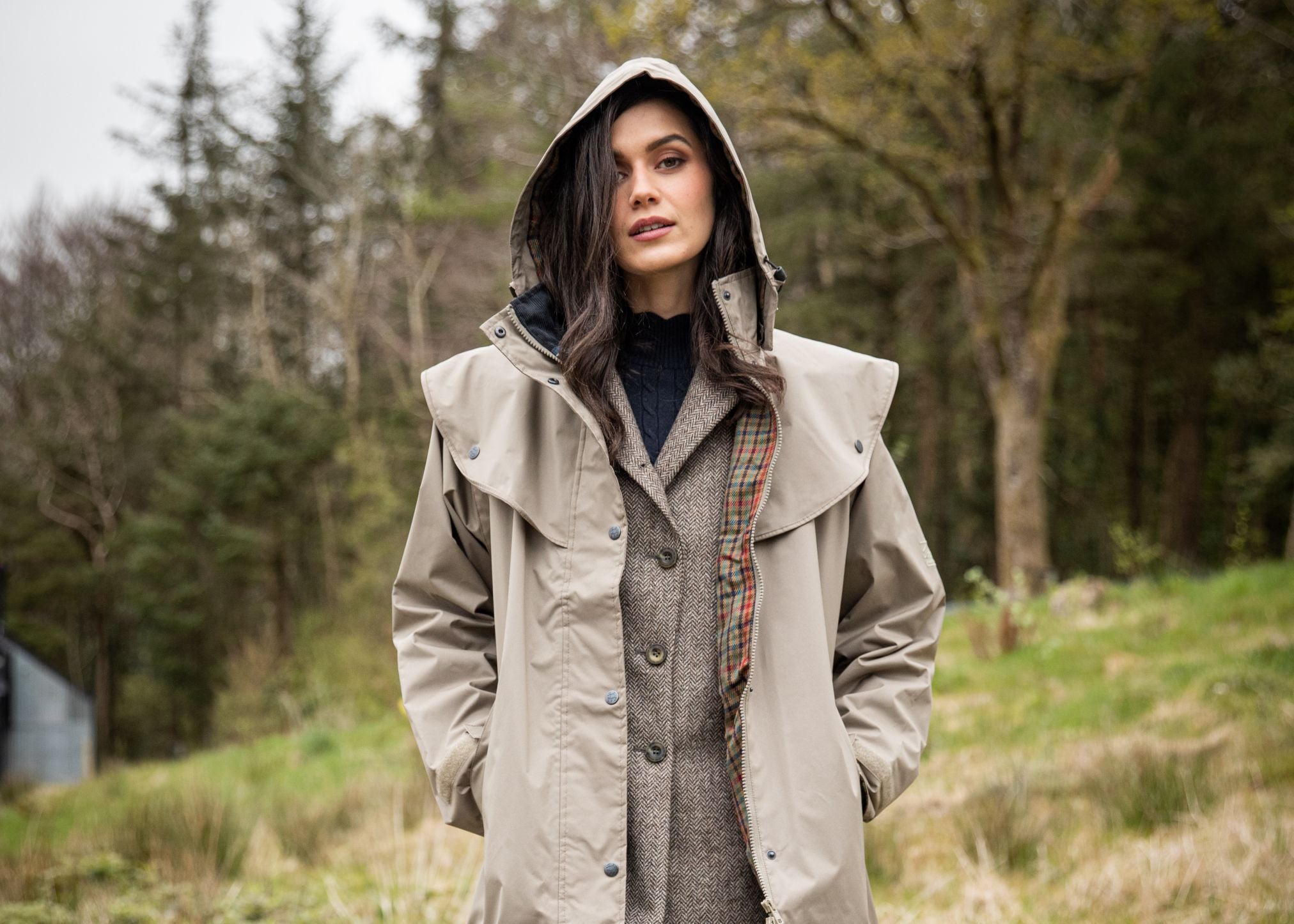 Women's Jackets: Tweed & Waterproof - Elegance Redefined